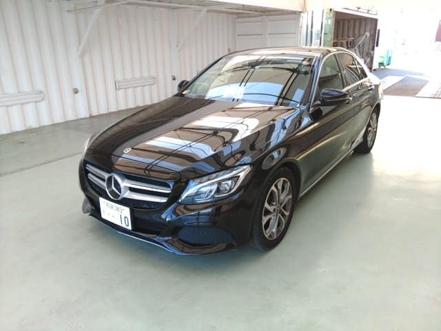 Unleash Power and Elegance - Mercedes Benz C200