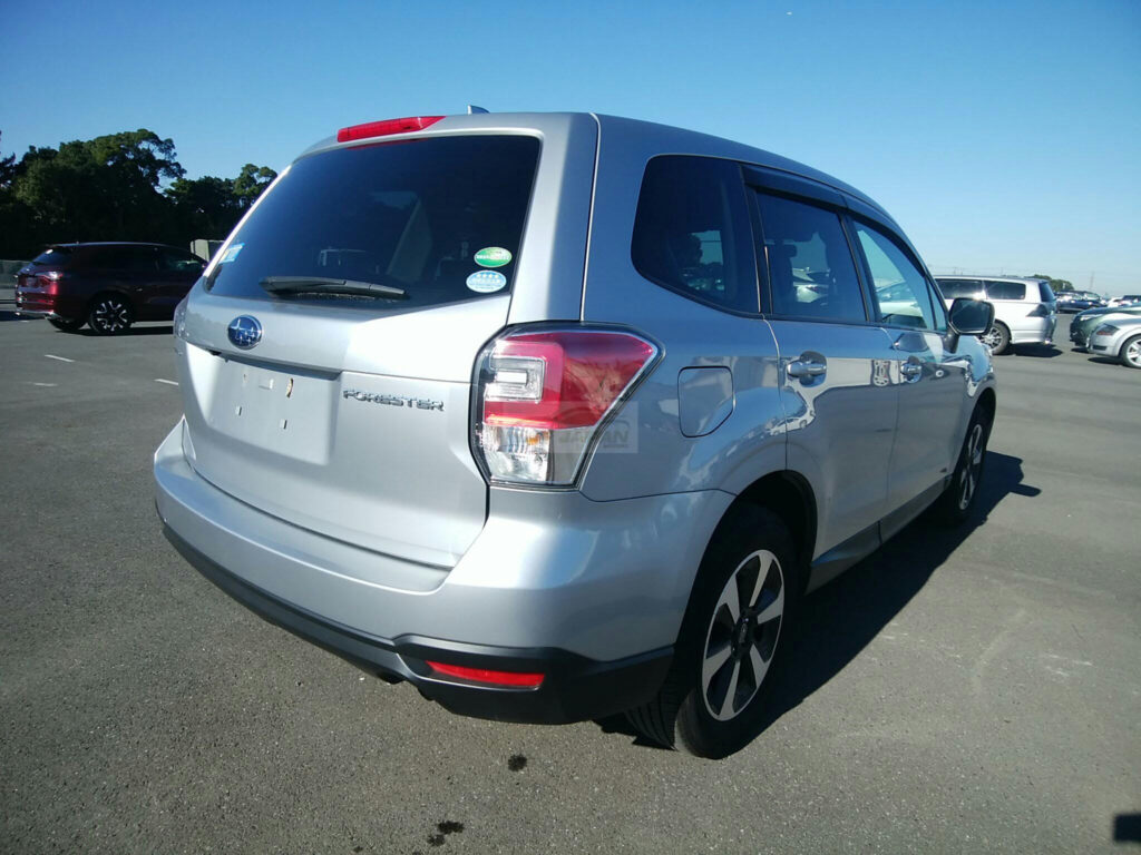 Subaru Forester 2018 Silver