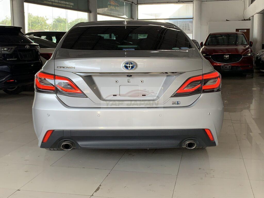 Toyota Crown Hybird 2018 Silver