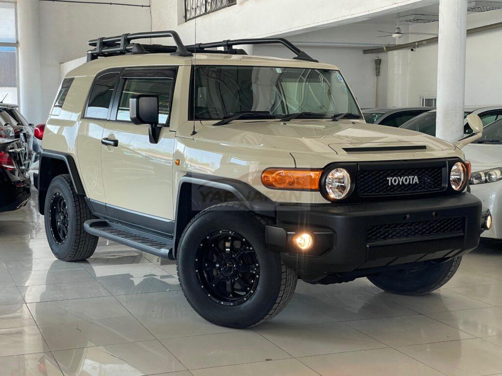 Toyota FJ CRUISER 2018 Beige