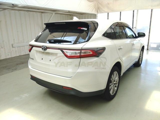 Toyota Harrier Premium 2019 Pearl White
