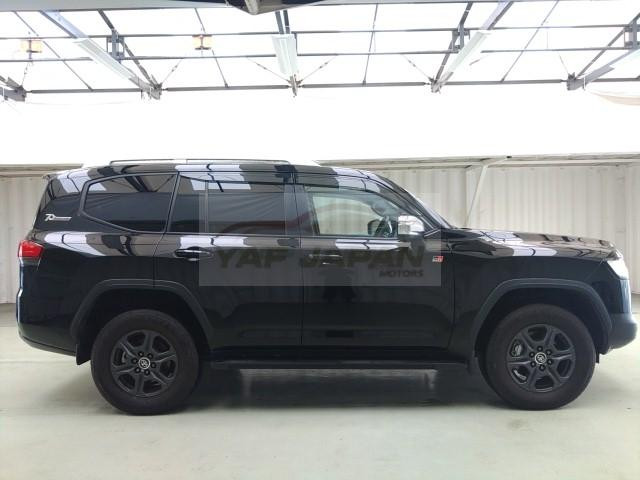 Toyota Land Cruiser ZX LC300 2022 Black
