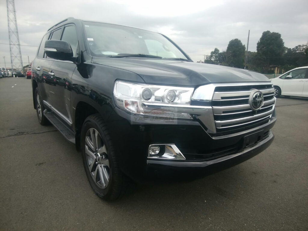 Toyota Land Cruiser ZX V8 LC200 2018 Black