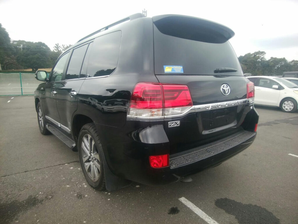 Toyota Land Cruiser ZX V8 LC200 2018 Black