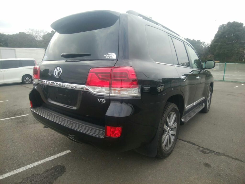 Toyota Land Cruiser ZX V8 LC200 2018 Black