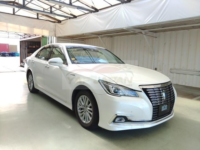 Toyota Crown Hybird White