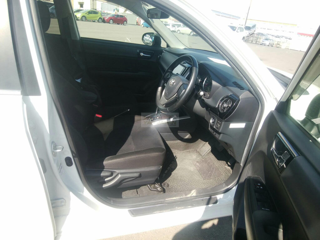 Toyota Fielder 2018 Pearl White