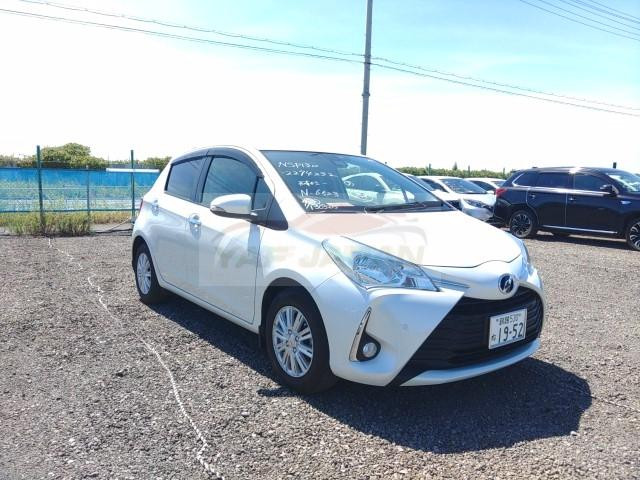 Toyota Vitz 2018 Pearl White