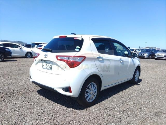 Toyota Vitz 2018 Pearl White