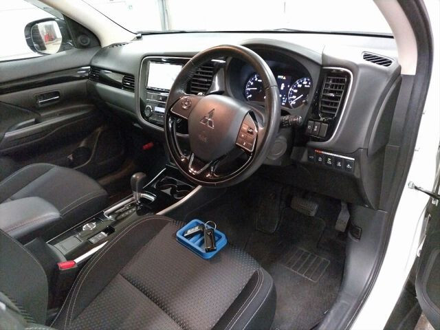 MITSUBISHI Outlander Non Hybrid 2019 Pearl White