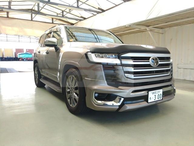 Toyota Land Cruiser ZX LC300 2024 Gold
