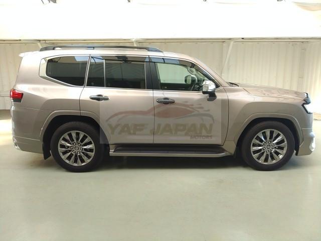Toyota Land Cruiser ZX LC300 2024 Gold