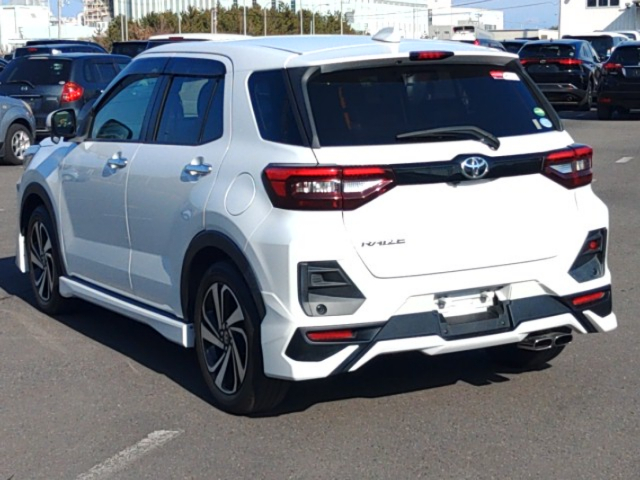 Toyota Raize 2020 Pearl White