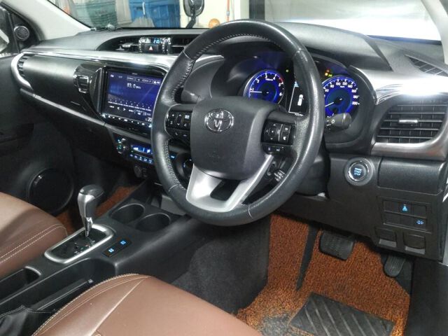 Toyota Hilux Double Cabin Black